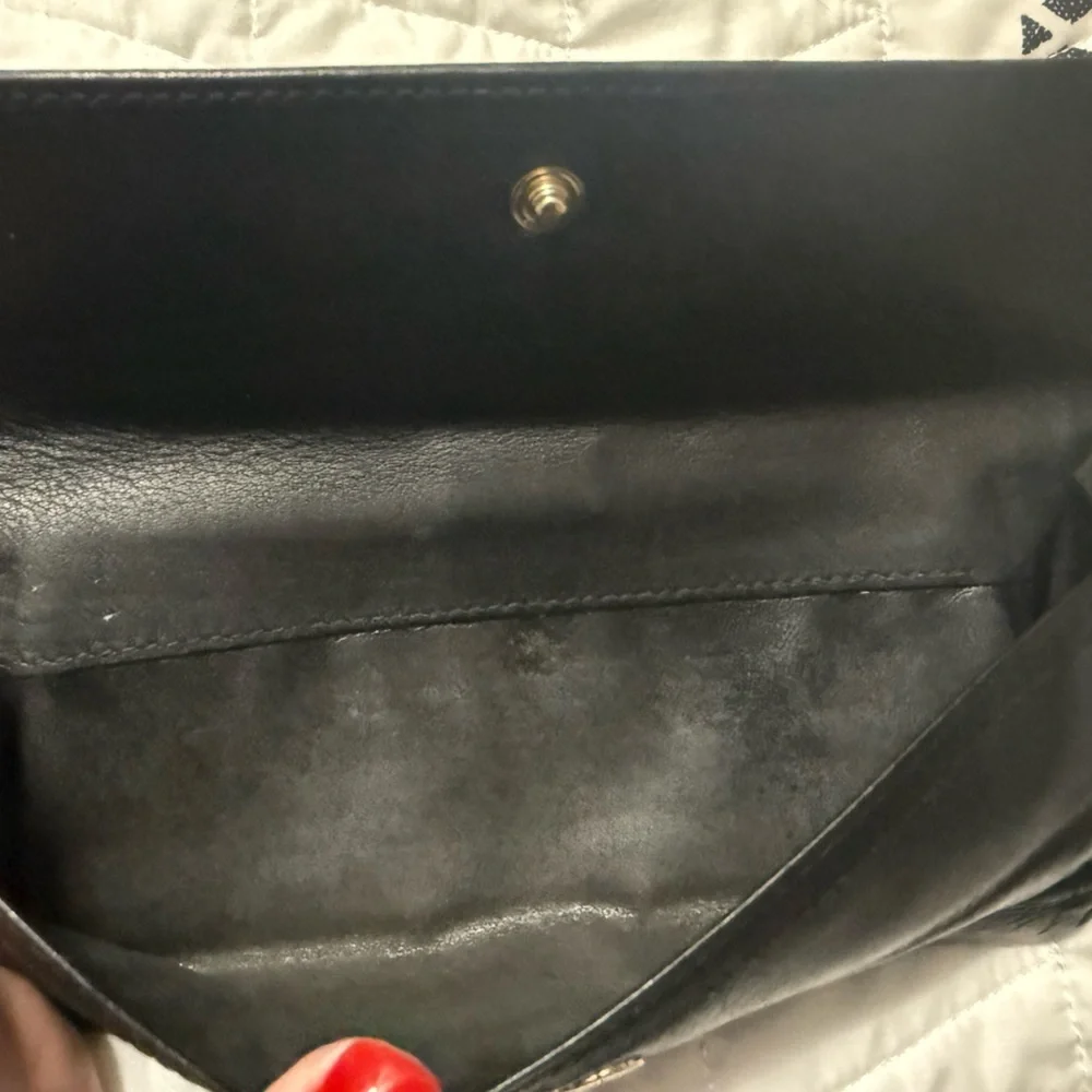 Black Vintage Gucci Leather Wallet- Gold Emblem - Picture 7 of 13